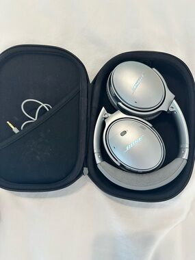 Bose Metallic Silver Foldable Over-Ear Headphones